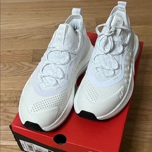 NWB Under Armour White Phantom 4 Sneakers